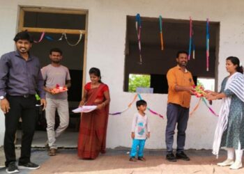 एसएनआरजी इंग्लिश मिडियम स्कुल येथे  फादर्स डे उत्साहात साजरा…!