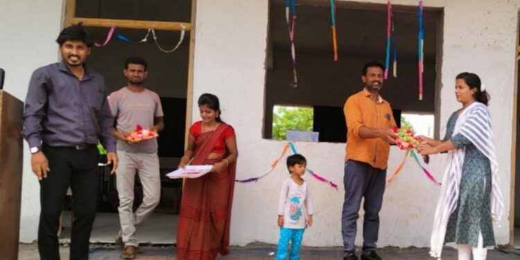 एसएनआरजी इंग्लिश मिडियम स्कुल येथे  फादर्स डे उत्साहात साजरा…!