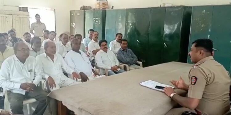 चोपडा शहरातील तब्बल ३२ जणांना हद्दपारीची नोटीस; शांतता कमिटी बैठकीत पोलीस निरीक्षकांनी दिली माहिती