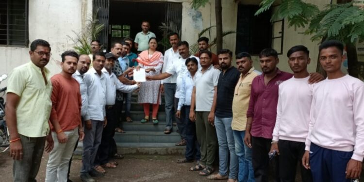 चोपड्यात पोद्दार शाळेविरूध्द असंतोषाचे वातावरण; कारवाईची मागणी