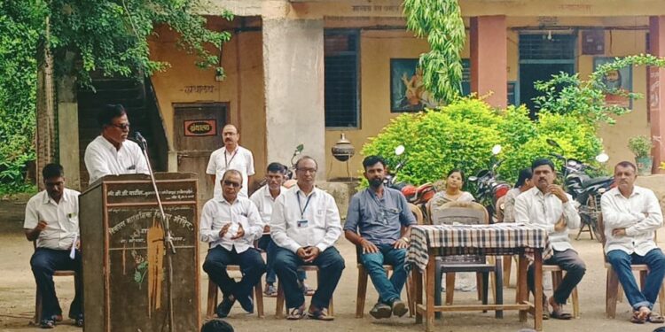 शिक्षण हे वाघिणीचे दुध, प्याला तो गुरगुरेलच अॕड.बाळकृष्ण पाटील                          