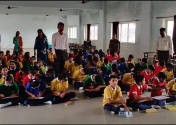 ऑक्सफर्ड इंग्लिश मीडियम शाळेत राबविण्यात आला पत्रलेखनाचा अनोखा उपक्रम