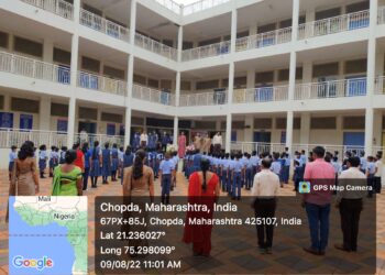 ऑक्सफर्ड इंग्लिश मीडियम स्कूल येथे सामूहिक राष्ट्रगीत गायन उत्साहात संपन्न