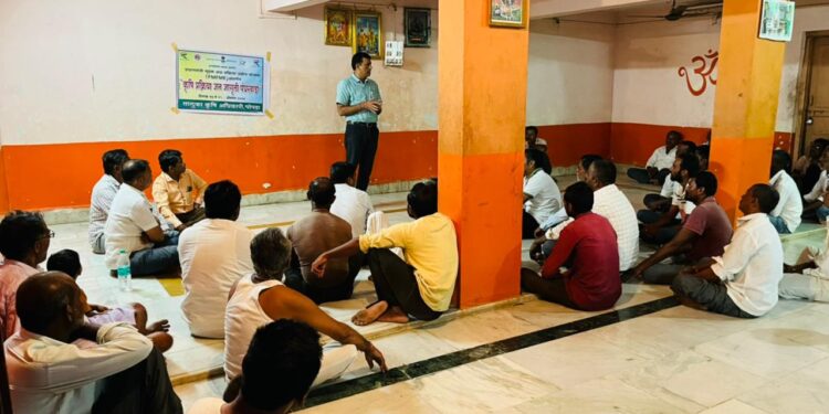 वर्डी येथे कापूस व इतर पिकांवरील कीड रोगांची ओळख व कीड रोगांचे व्यवस्थापन यासंबंधी शेतकरी कार्यशाळा संपन्न