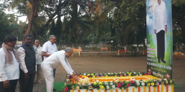 चोपडा तालुक्याचे शिक्षण महर्षी, माजी आमदार डॉ. सुरेश पाटील यांना जयंतीनिमित्त श्रद्धांजली 