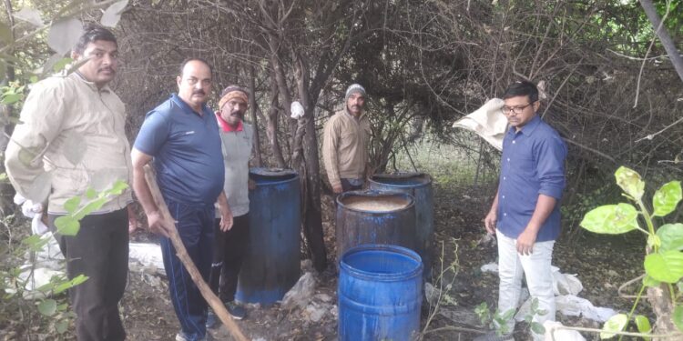 अवैध गावठी दारु विक्रेत्यांवर कारवाईचा धडाका सुरु; चोपडा ग्रामीण पोलीसांची कारवाई !!