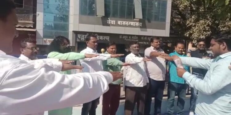 चोपडा शहरात संविधान दिनानिमित्त संविधान प्रास्ताविकेचे वाचन!!