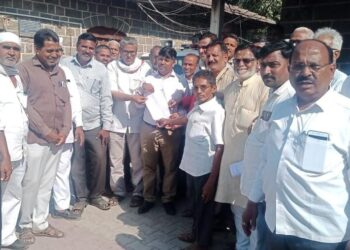 चोपडा तालुक्यातील कृषी वीज पंपधारक शेतकऱ्यांनी दिला पुन्हा आंदोलनाचा इशारा!!   तहसीलदार व महावितरण उपअभियंता यांना दिले निवेदन…