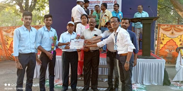 वेले येथील एसएसजीबी आयटीआय ने जिल्हास्तरीय तंत्र प्रदर्शनात पटकावला व्दितीय क्रमांक !!