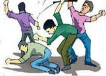 रेती चोरीची टीप देतो या कारणावरुन एकास मारहाण; नऊ जणांविरुद्ध गुन्हा दाखल!!