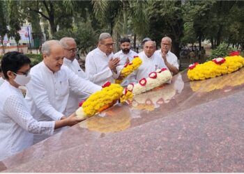 माजी शिक्षणमंत्री स्व. शरदचंद्रिका पाटील यांना हजारोंनी वाहिली श्रद्धांजली, 80 जणांनी केले रक्तदान