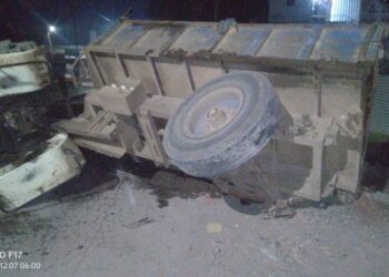 अवैध रेती वाहणारे टॕक्टर व ट्रॉली दुर्घटनाग्रस्त; महसूलच्या गस्ती पथकाच्या पाठलागानंतर घडला प्रकार!!