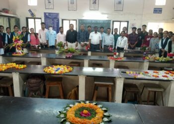 चोपडा महाविद्यालयात वनस्पतीशास्त्र विभागातर्फे ‘पुष्परचना प्रदर्शन स्पर्धेचे’ आयोजन