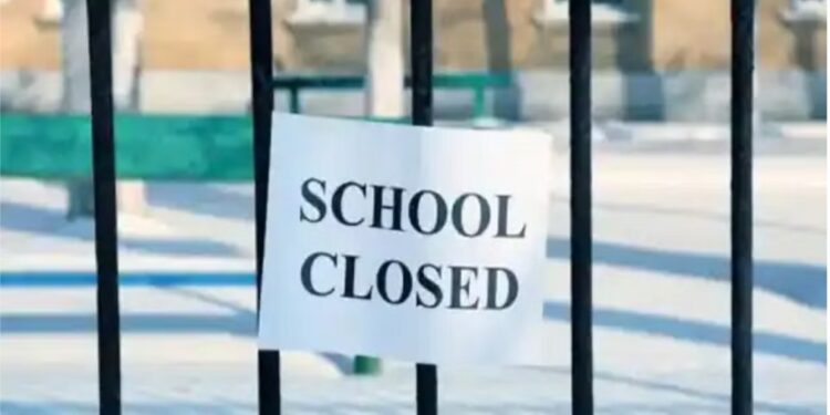 चोपड्यातील त्या दोन अनाधिकृत शाळा बंद ..!