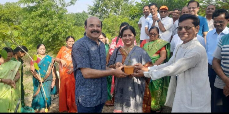 वर्धेकरांनी साजरी केली एक आगळीवेगळी वटपौर्णिमा !