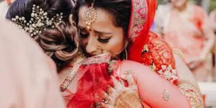 बाबुल की दुआएँ लेती जा………!!