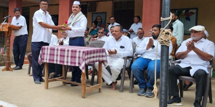 दत्तप्रभू ऍग्रोचे संचालक दिपक पाटील यांचा चिमुकल्यांसाठी मदतीचा हात