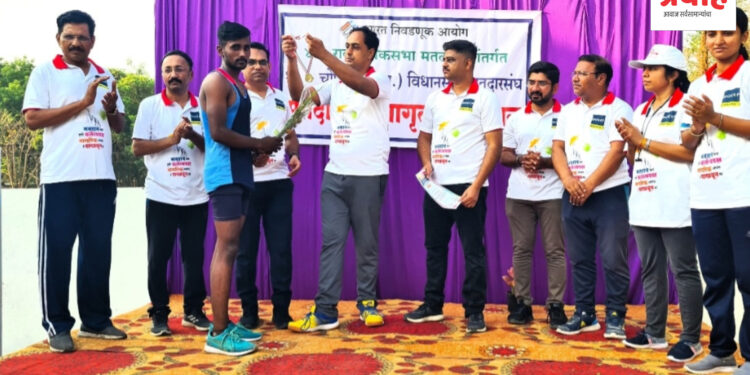 मतदान जनजागृतीसाठी मॅरेथॉन आणि सायकल रॅली संपन्न 