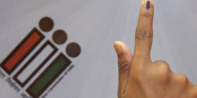 निवडणूक कामासाठी नेमलेल्या आशावर्कर, अंगणवाडी सेविका व शिपाई यांची कमी मानधनावर बोळवण