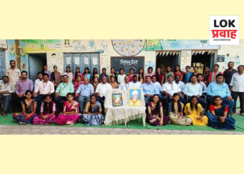 महिला मंडळ शाळेत शिक्षक दिन श्री चक्रधर स्वामी जयंती साजरी