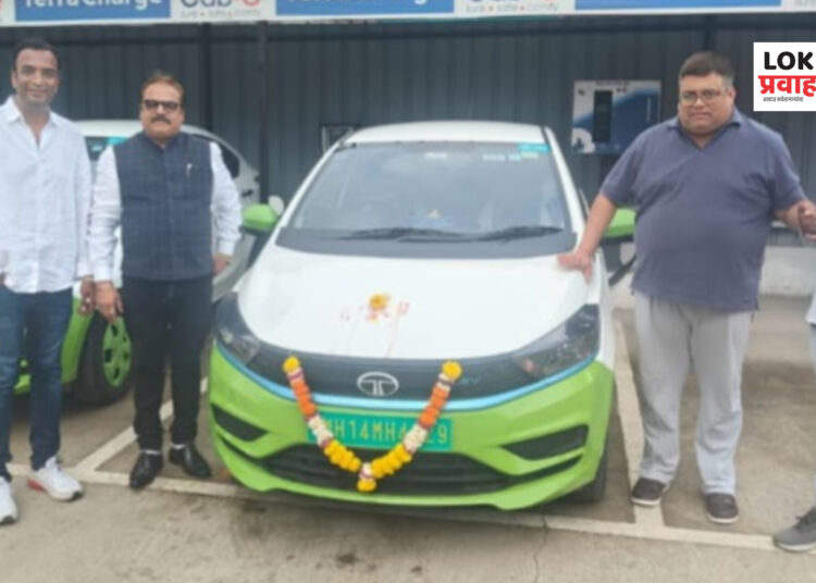 चोपडा पीपल्स बँकेकडून ‘गो ग्रीन’ कॅब कंपनीस पहिल्या टप्प्यात ३९ प्रदूषणमुक्त वाहनांसाठी अर्थसहाय्य