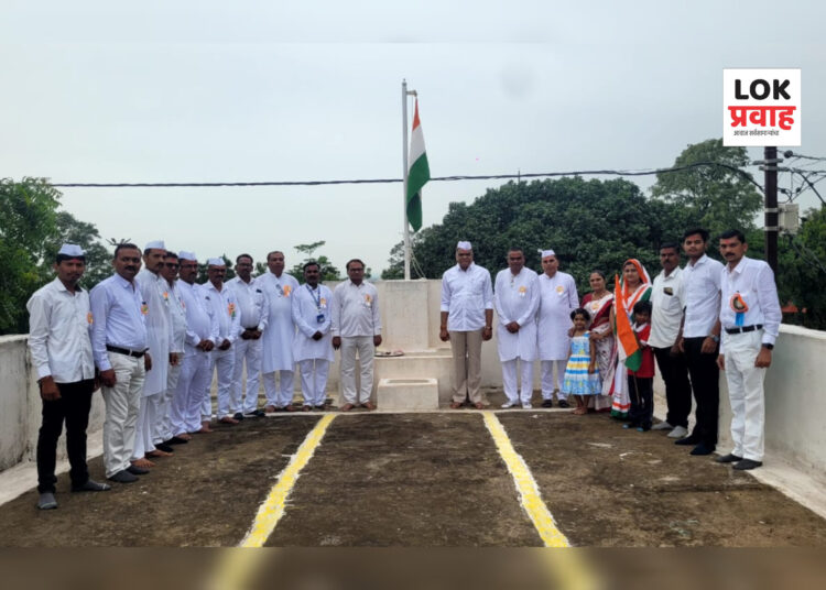 सत्रासेन आश्रमशाळेत ध्वजारोहण उत्साहपूर्ण वातावरणात संपन्न!! 